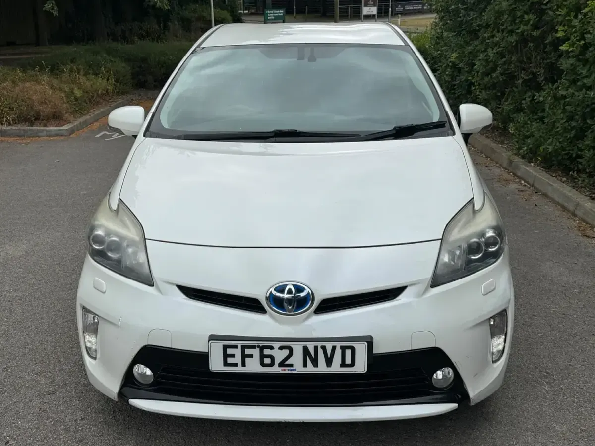 Used Toyota Prius 2012 White Hatchback