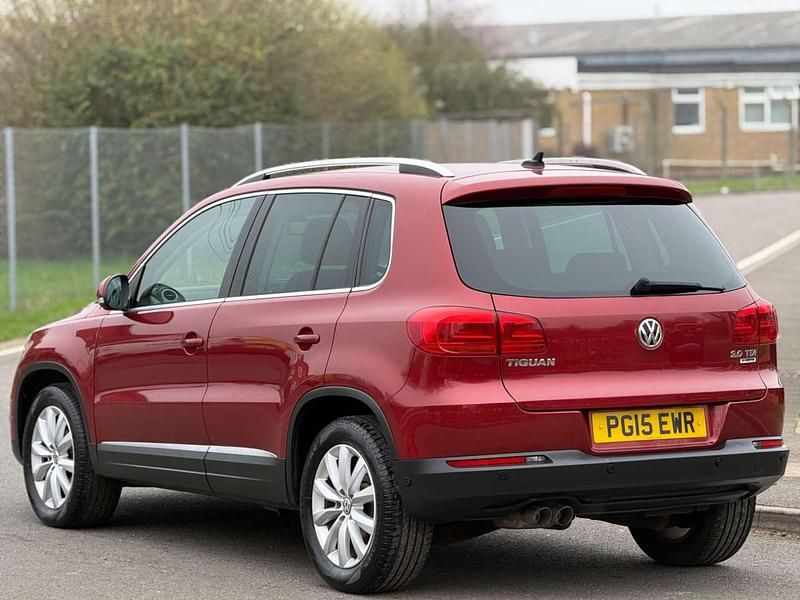 Used VW Tiguan Match 150 HP (110 kW) 2015 Red SUV
