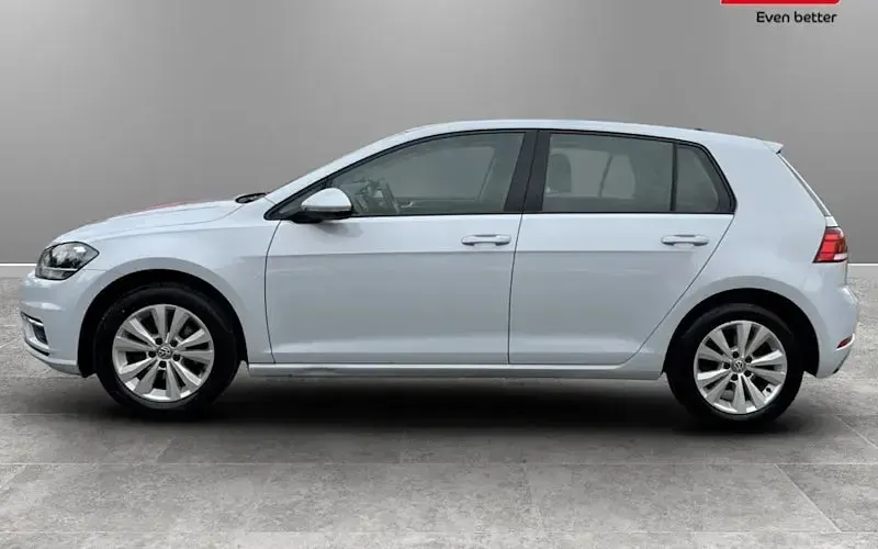 Used VW Golf VII SE 110 HP (80 kW) 2017 Silver Hatchback