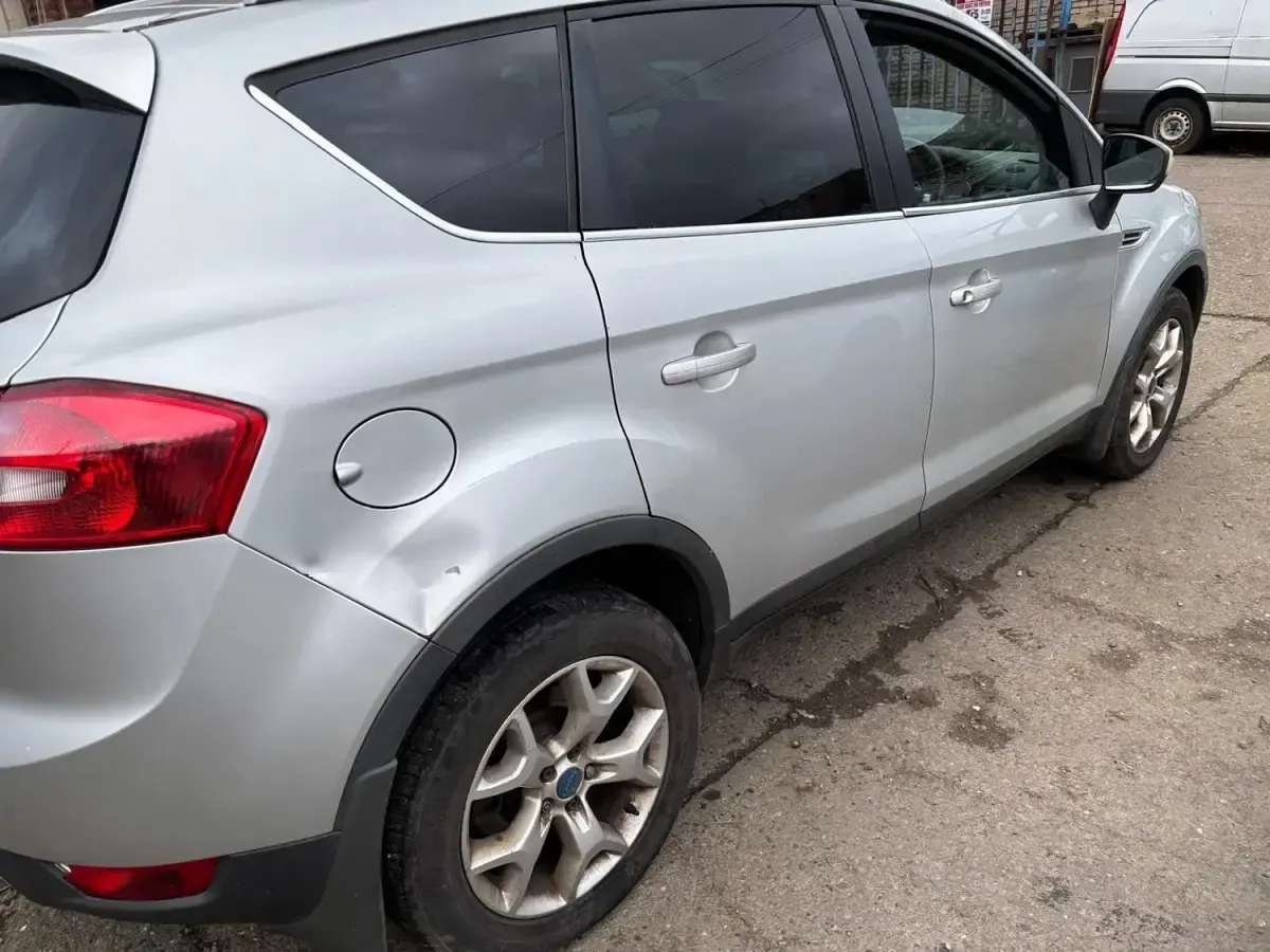 Begagnad Ford Kuga Zetec 140 HK (102 kW) 2011 Silver SUV