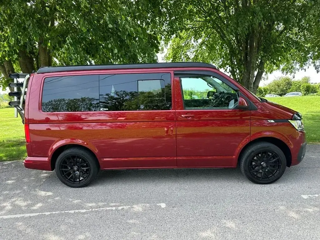 Używany VW Transporter Highline 150 KM (110 kW) 2020 Czerwony Van