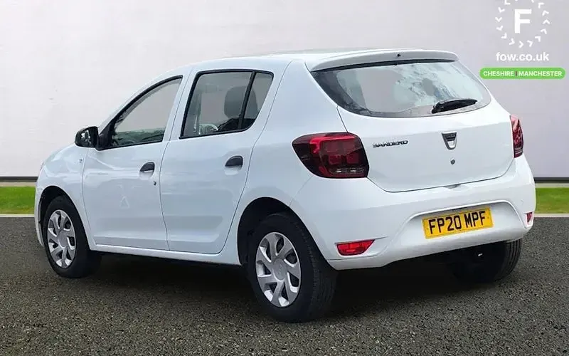 Used Dacia Sandero Essentiel 73 HP (53 kW) 2020 White Hatchback