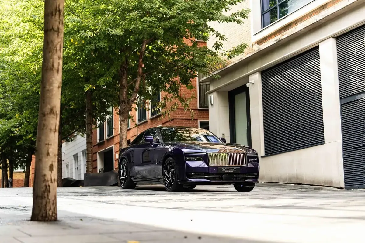 New Rolls Royce Spectre 430 kW (585 HP) 2026 Vapour violet + gunmetal Coupe