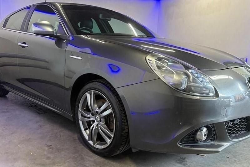 Grey Used 2015 Alfa Romeo Giulietta Exclusive Hatchback | £5,650 (Fair price) - Image 1/1