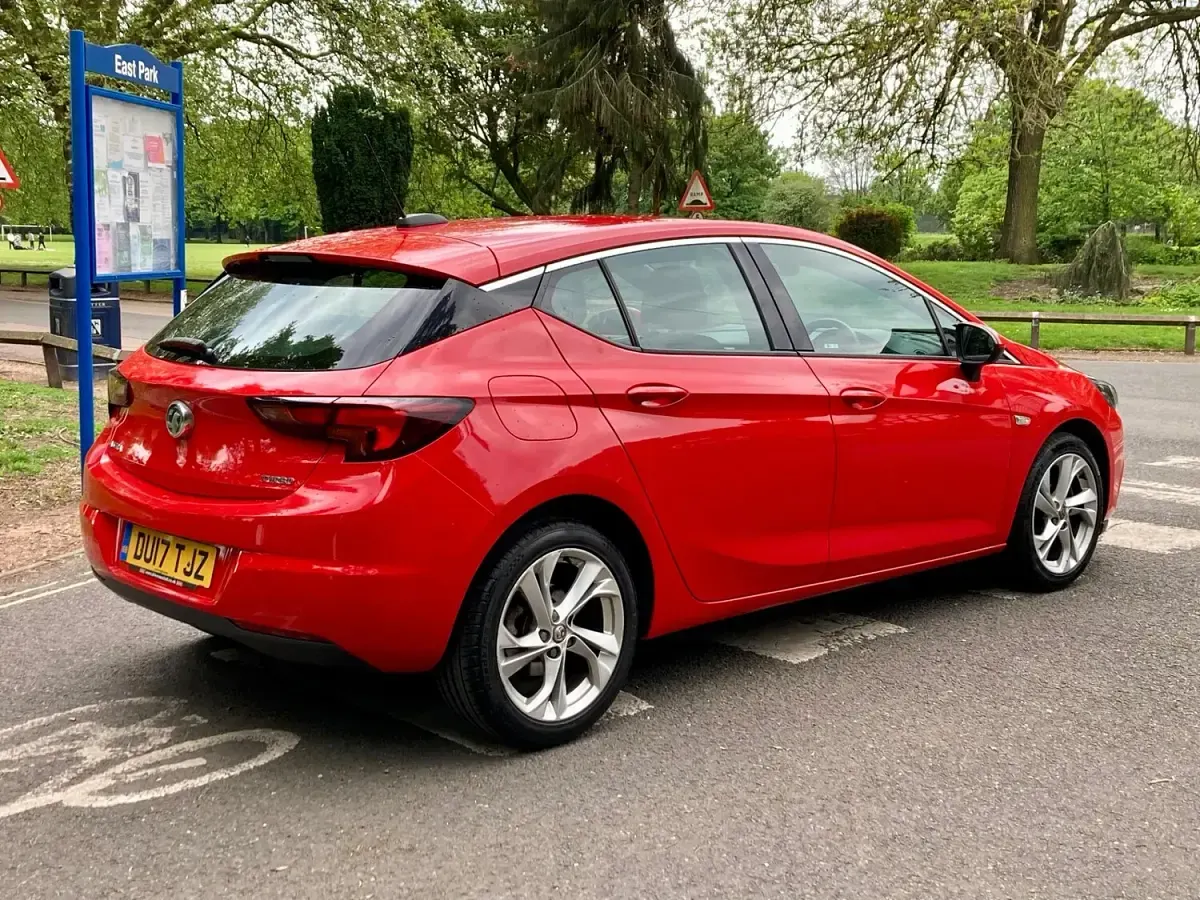 Used Vauxhall Astra SRi 2017 Red Hatchback