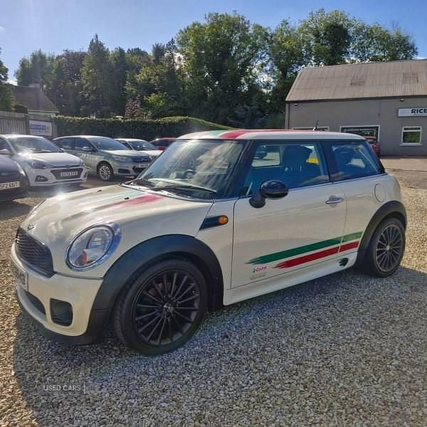 White Used 2011 Mini ONE Hatch Hatchback | £3,495 (Fair price) - Image 1/4