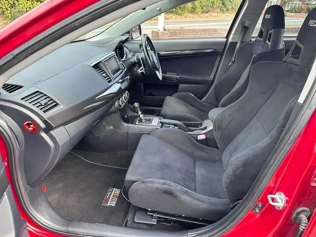 Used Mitsubishi Lancer 2010 Red Sedan