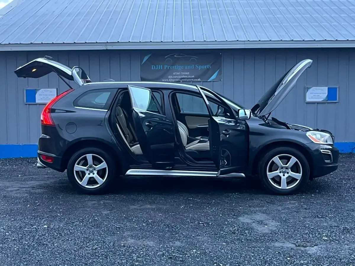 Used Volvo XC60 R-Design 215 HP (158 kW) 2013 Grey SUV