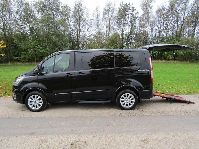 Black Used 2022 Ford Tourneo MPV | £17,945 - Image 1/3