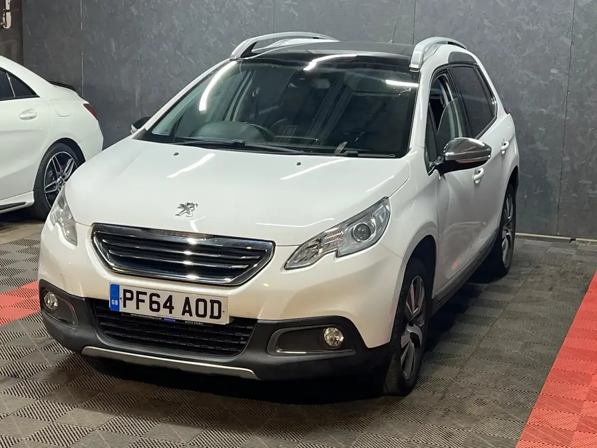 Used Peugeot 2008 2015 White SUV