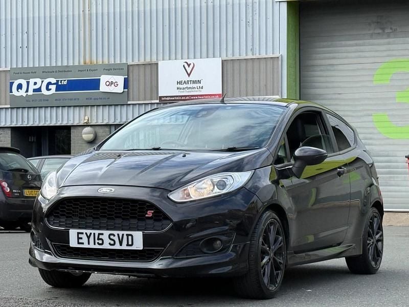 Used Ford Fiesta Zetec 95 HP (69 kW) 2015 Black Hatchback