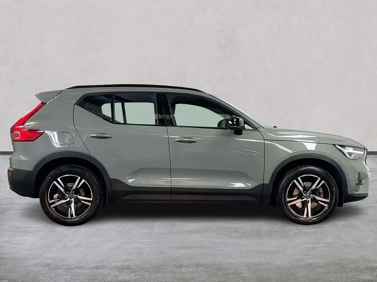 Used Volvo XC40 Plus 2023 Green SUV