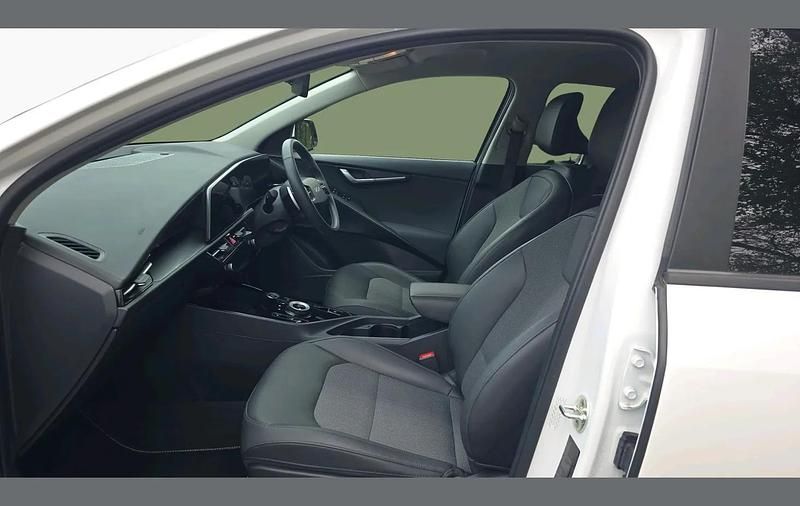 Used Kia Niro 139 HP (102 kW) 2022 White SUV