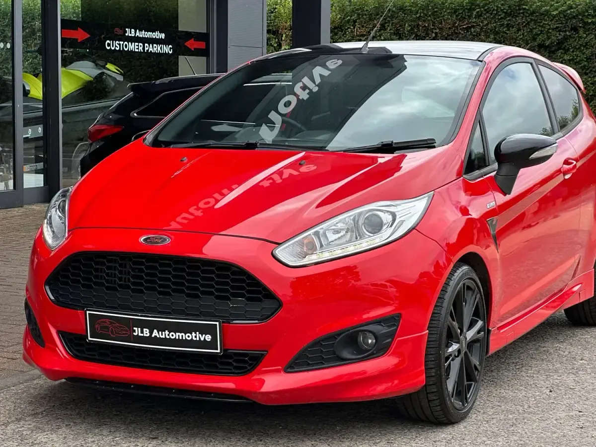 Used Ford Fiesta ST-Line 140 HP (102 kW) 2016 Red Hatchback