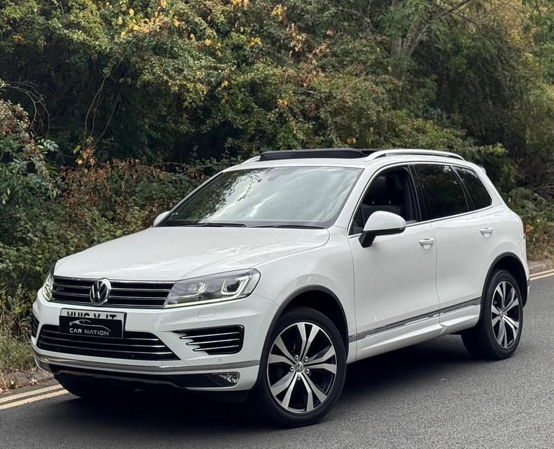 White Used 2016 VW Touareg R-line SUV | £16,999 (Fair price) - Image 1/4