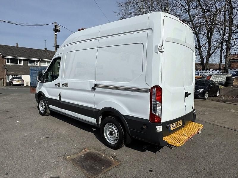 Usado Ford Transit 170 HP (125 kW) 2018 Branco Van