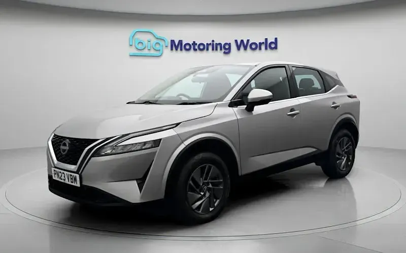 Used Nissan Qashqai Acenta Premium 140 HP (102 kW) 2023 Silver SUV