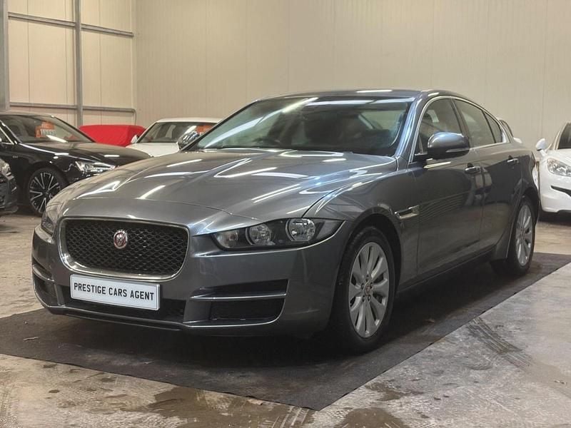 Used Jaguar XE Prestige 163 HP (119 kW) 2018 Grey Sedan