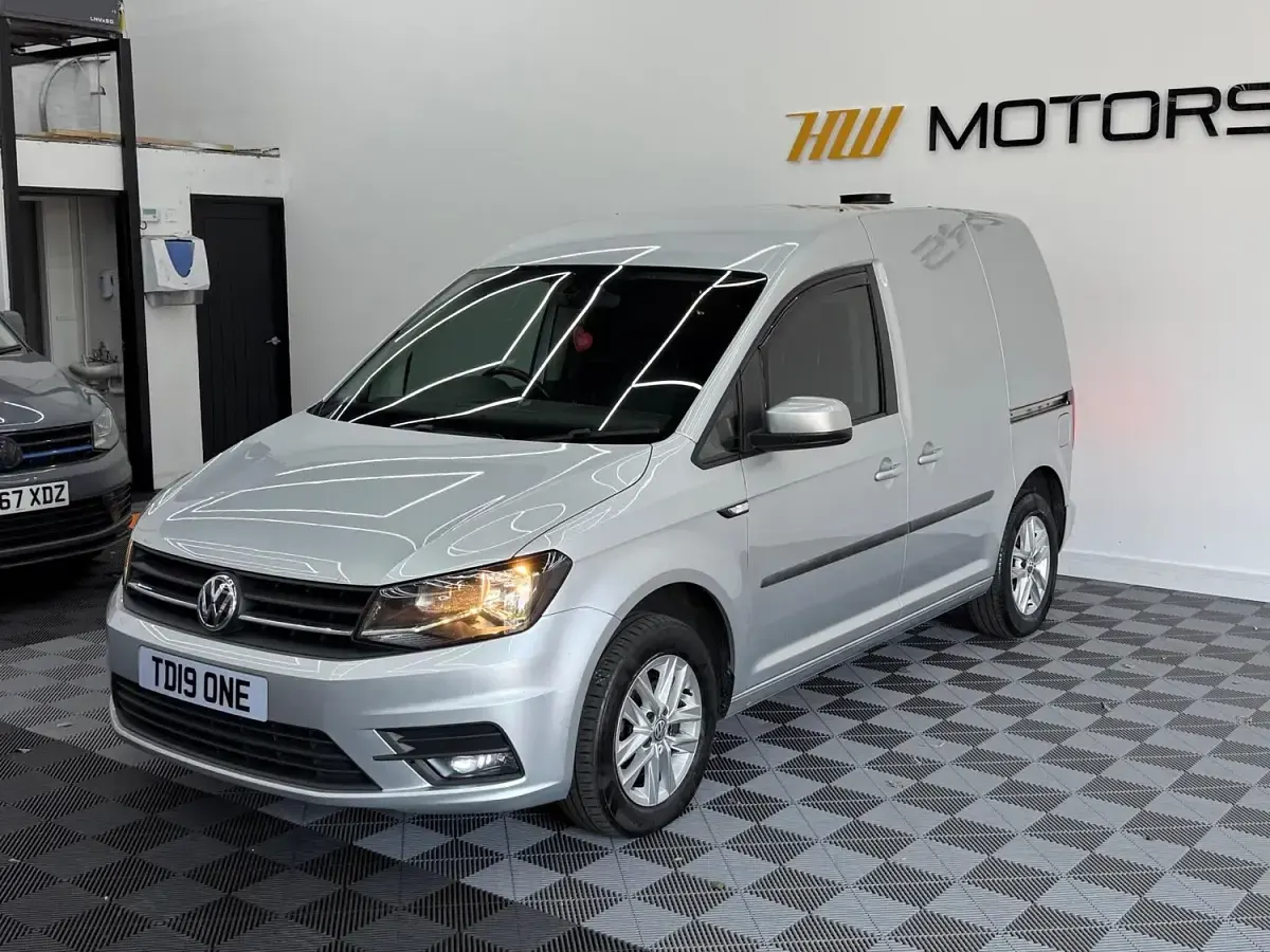 Used VW Caddy Highline 102 HP (75 kW) 2019 Silver MPV
