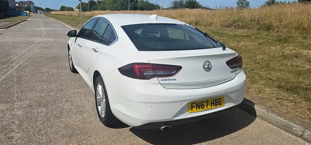 Used Vauxhall Insignia Sport 167 HP (122 kW) 2017 White Hatchback