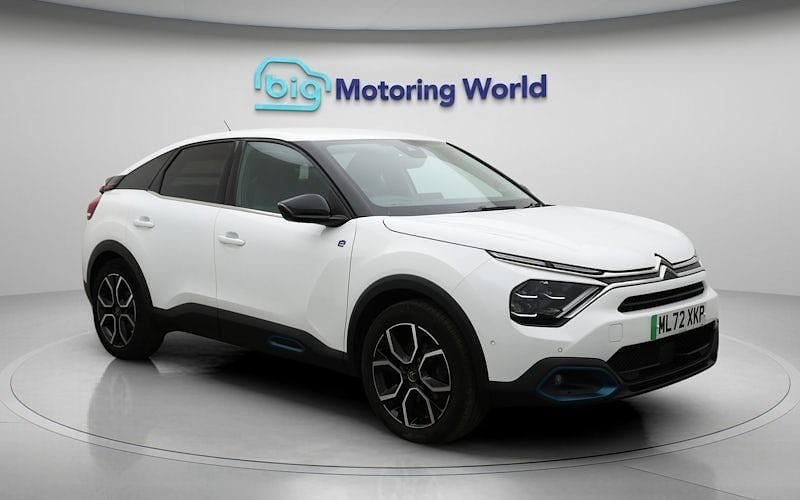 Used Citroën e-C4 Shine 100 kW (136 HP) 2022 White Hatchback