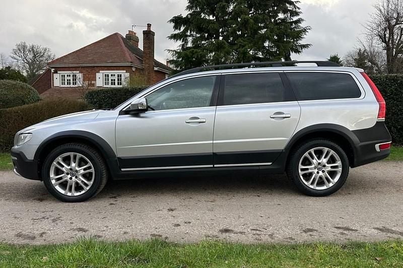 Used Volvo XC70 SE Lux 181 HP (133 kW) 2015 Silver Estate