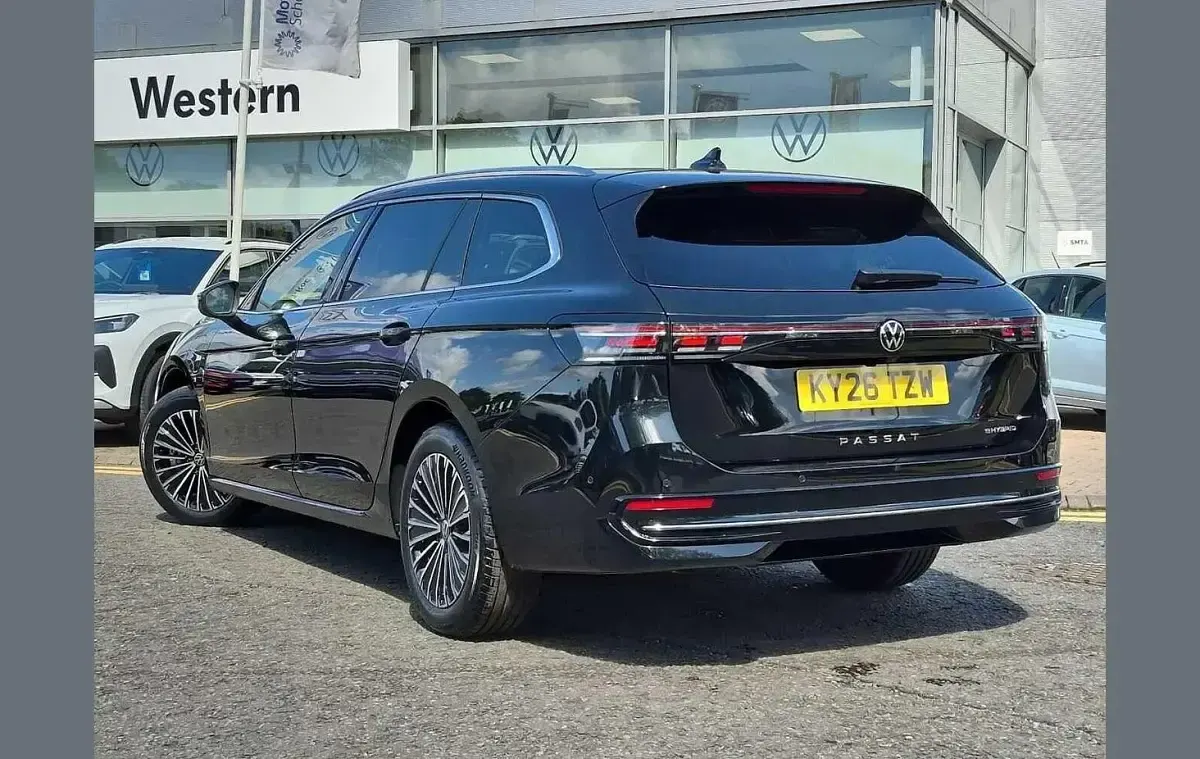 New VW Passat Elegance 204 HP (150 kW) 2026 Black Estate