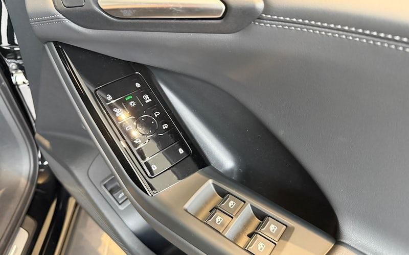 New Audi e-tron S-Line 225 kW (306 HP) 2025 SUV