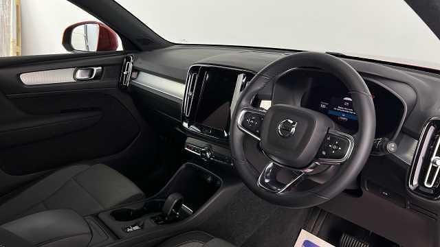 Usado Volvo XC40 Core 161 HP (118 kW) 2023 SUV