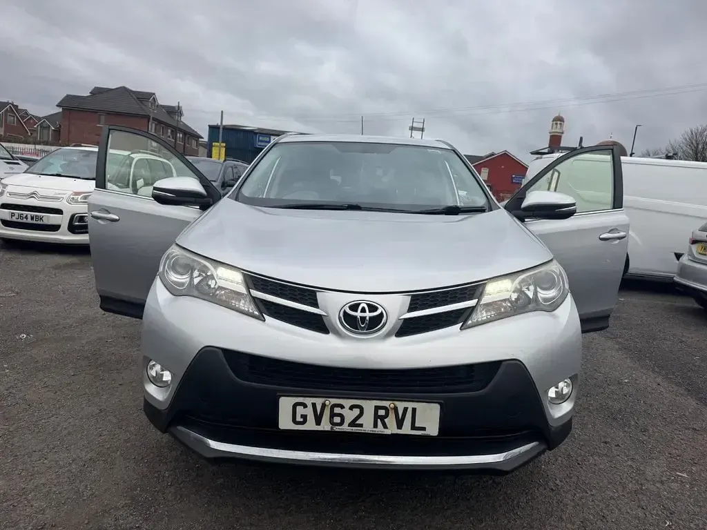 Used Toyota RAV4 150 HP (110 kW) 2013 Silver SUV