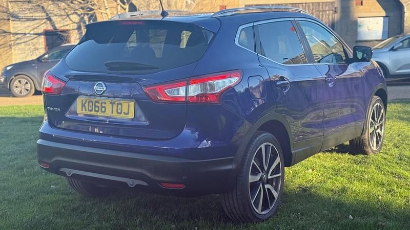 Used Nissan Qashqai Tekna 130 HP (95 kW) 2017 Blue SUV