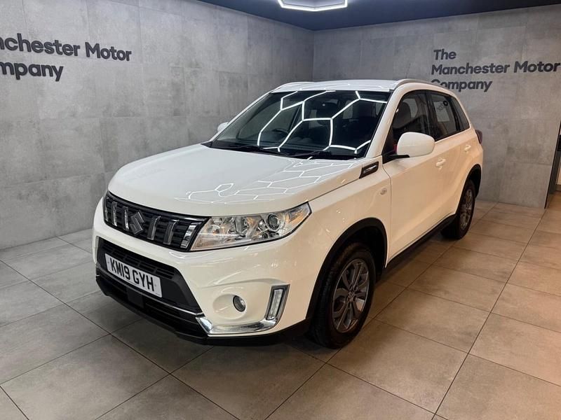 White Used 2019 Suzuki Vitara SZ4 SUV | £9,990 (Fair price) - Image 1/4