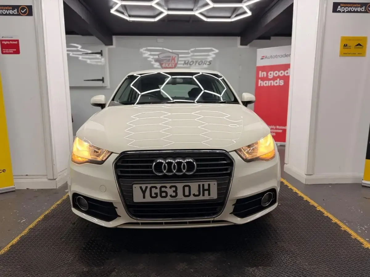 Used Audi A1 Sport 122 HP (89 kW) 2013 White Hatchback