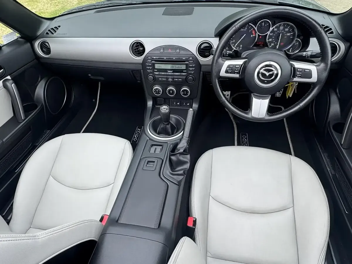 Used Mazda MX5 160 HP (117 kW) 2011 Grey Cabriolet