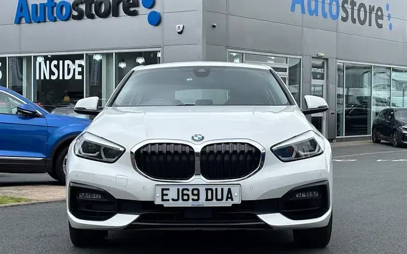 Used BMW 118 Sport Line 140 HP (102 kW) 2020 Hatchback