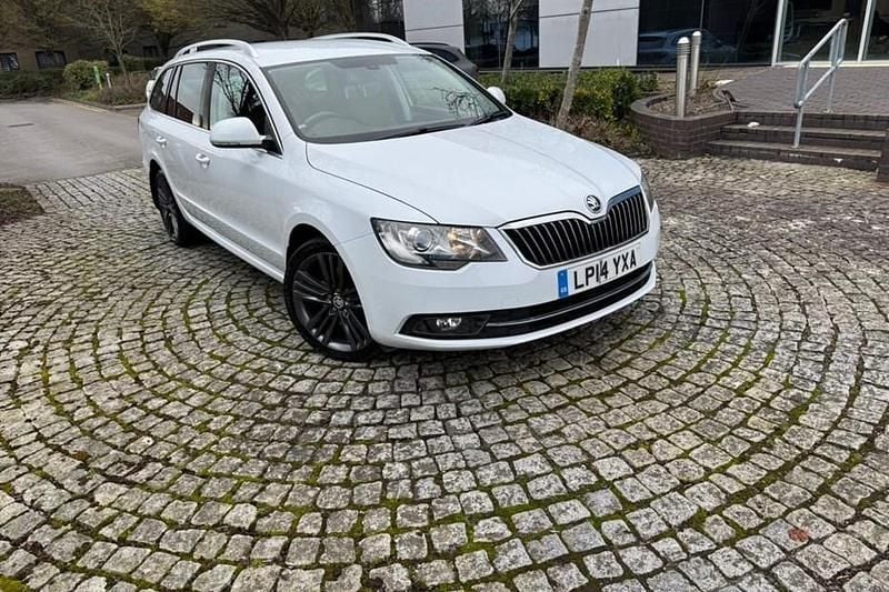 Used Skoda Superb Tour 2014 White Estate