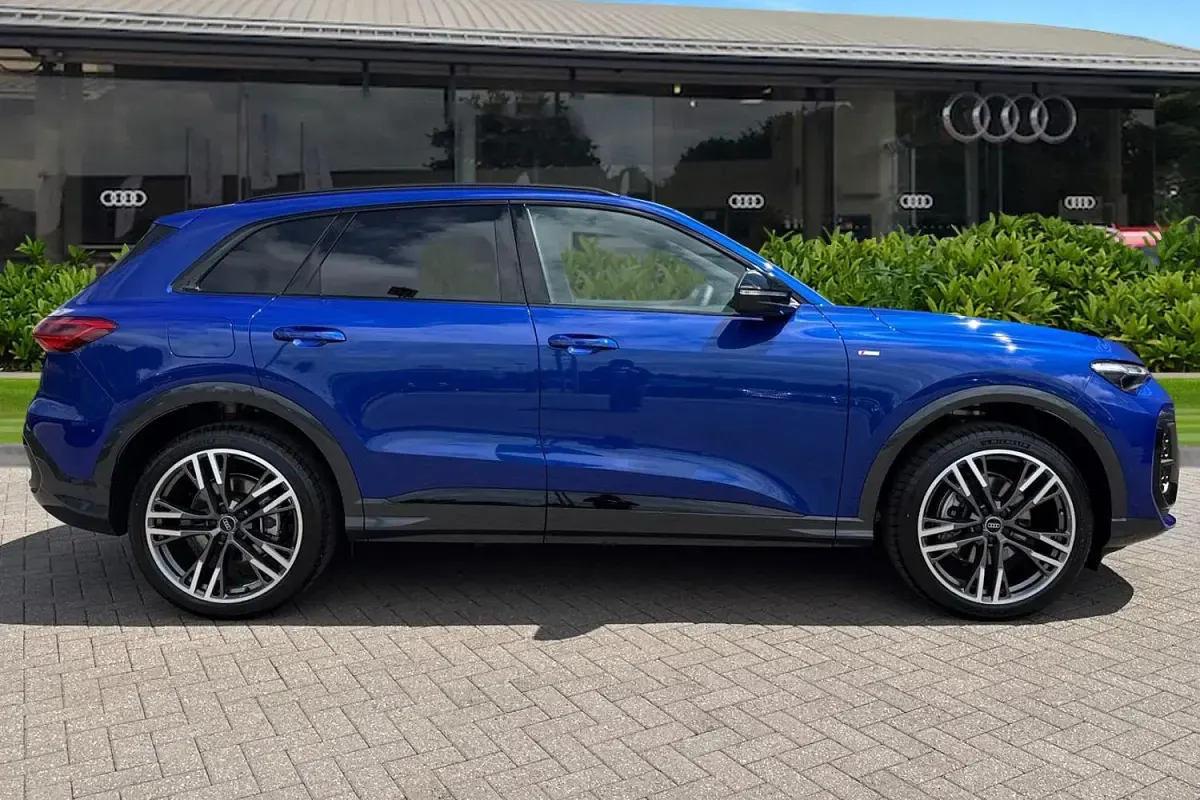 New Audi Q5 Sportback Black Edition 204 HP (150 kW) 2026 Blue SUV