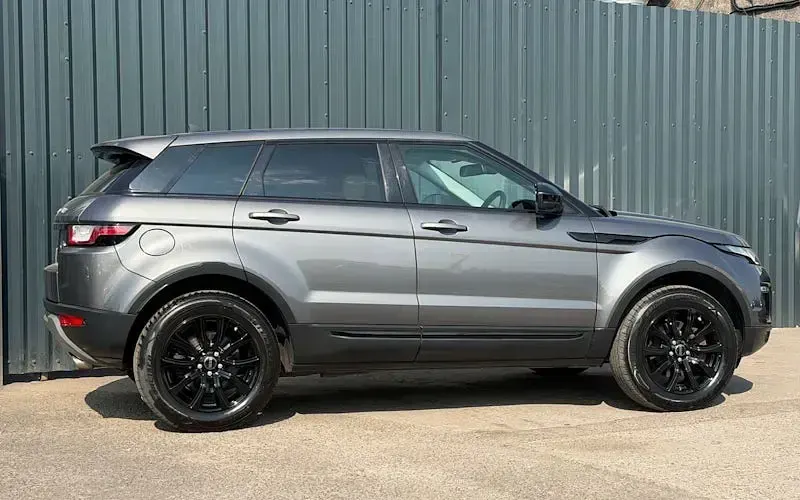 Used Land Rover Range Rover evoque SE 179 HP (131 kW) 2018 Hatchback