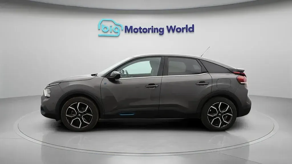 Second-hand Citroën e-C4 Shine 100 kW (136 CP) 2023 Hatchback