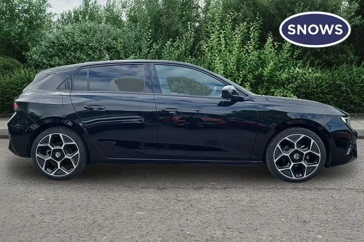 Used Vauxhall Astra Ultimate 130 HP (95 kW) 2025 Black
