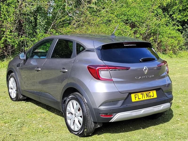 Used Renault Captur Iconic 99 HP (72 kW) 2021 Grey SUV