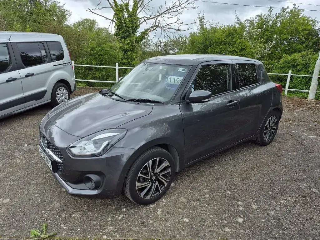 Usado Suzuki Swift SZ5 83 HP (61 kW) 2022 Cinzento Citadino