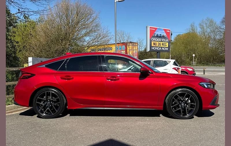 Used Honda Civic Advance 143 HP (105 kW) 2023 Crystal red Hatchback