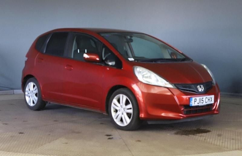 Used Honda Jazz ES 2015 Red Hatchback