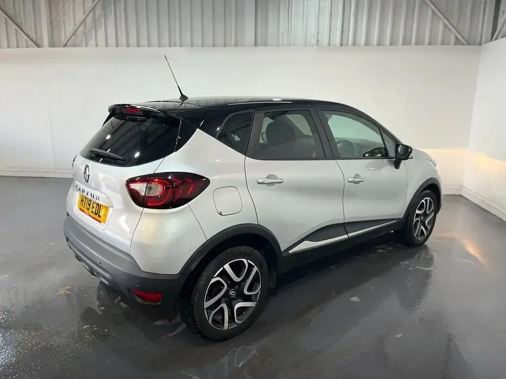 Używany Renault Captur Iconic 90 KM (66 kW) 2019 Srebrny SUV