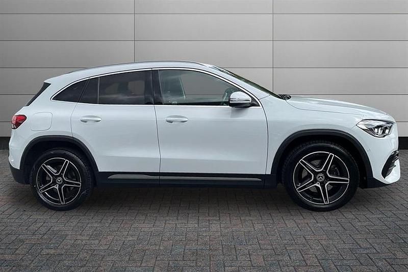 Used Mercedes GLA250 Executive 218 HP (160 kW) 2023 White SUV