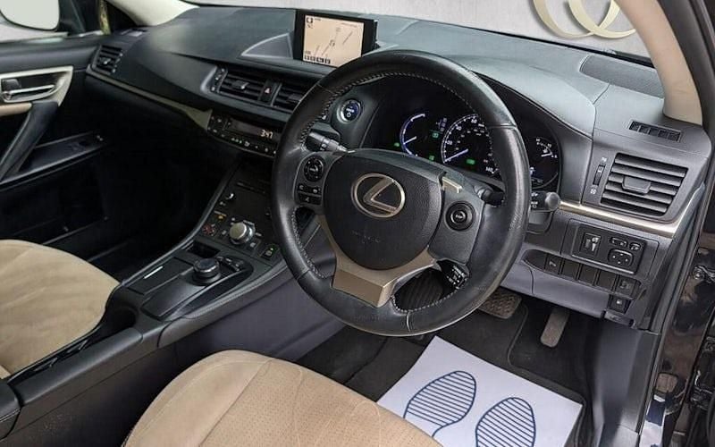 Used Lexus CT200h 136 HP (100 kW) 2017 Hatchback