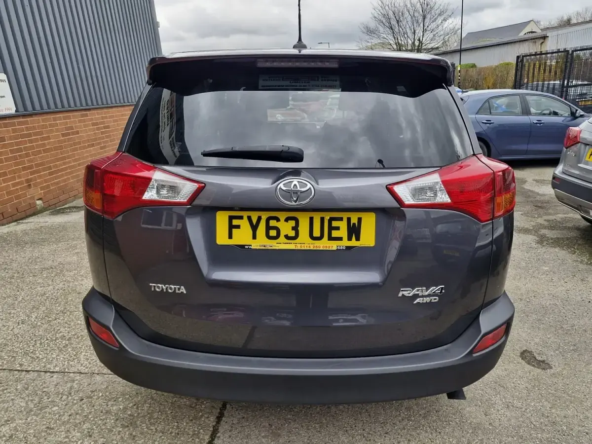 Usado Toyota RAV4 150 HP (110 kW) 2013 Cinzento SUV