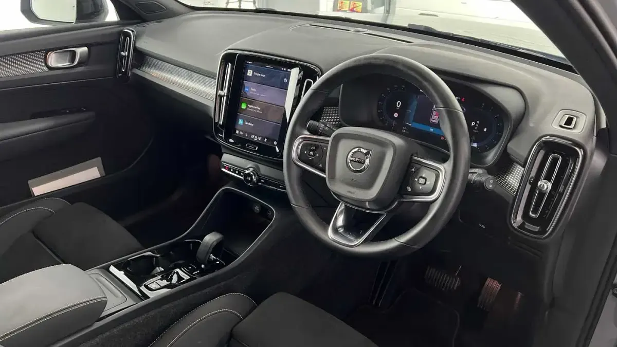 Used Volvo XC40 Plus 194 HP (142 kW) 2025 Grey SUV