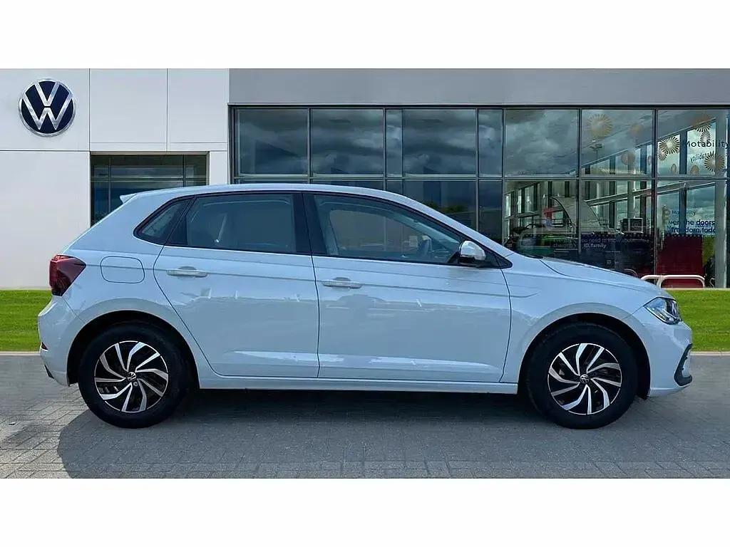 Used VW Polo Life 95 HP (69 kW) 2022 Ascot grey Hatchback